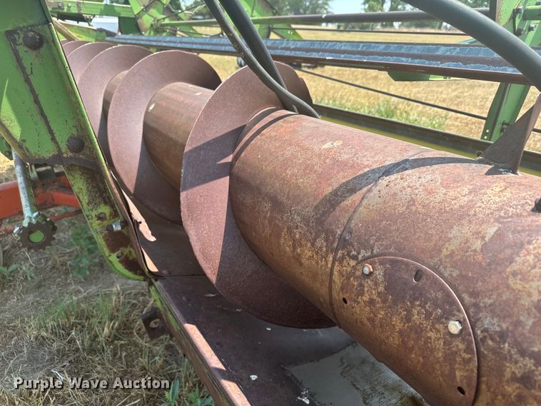 image for item DX3522 1980 John Deere  7720 combine