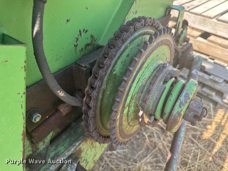 image for item DX3522 1980 John Deere  7720 combine