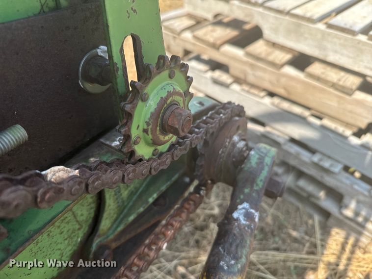 image for item DX3522 1980 John Deere  7720 combine