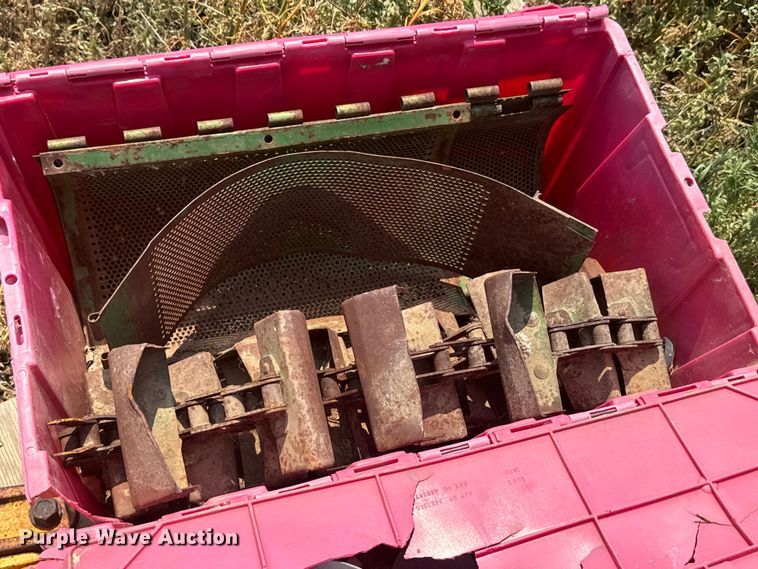 image for item DX3522 1980 John Deere  7720 combine