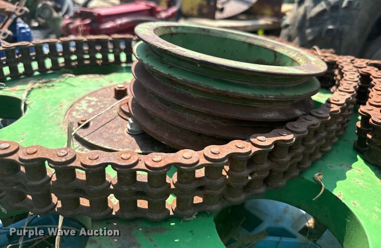 image for item DX3522 1980 John Deere  7720 combine