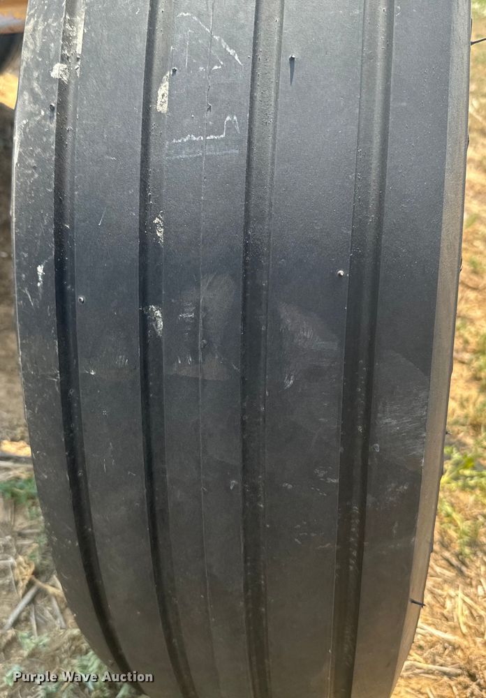 image for item DX3522 1980 John Deere  7720 combine