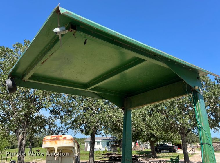 image for item EJ2860 1975 John Deere  2030 tractor