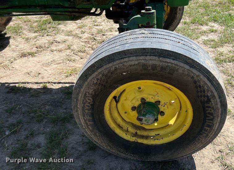 image for item EJ2860 1975 John Deere  2030 tractor