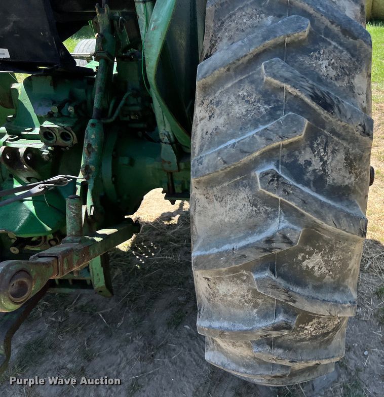 image for item EJ2860 1975 John Deere  2030 tractor