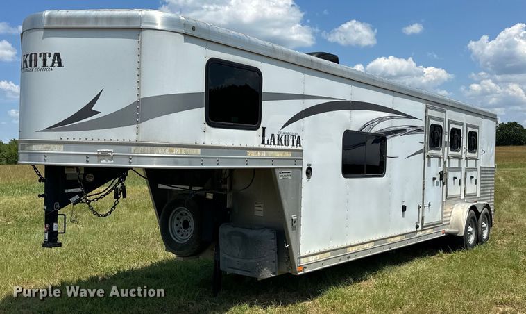 image for item EJ4442 2016 Lakota  C311 Charger Edition  horse trailer