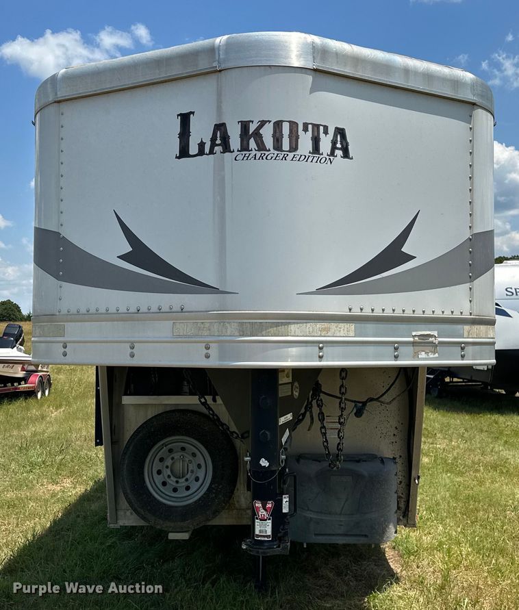 image for item EJ4442 2016 Lakota  C311 Charger Edition  horse trailer