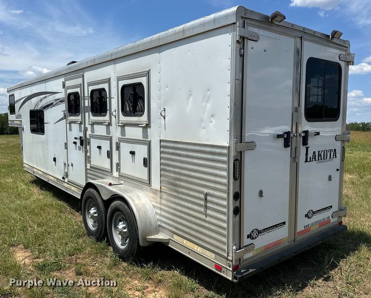 image for item EJ4442 2016 Lakota  C311 Charger Edition  horse trailer