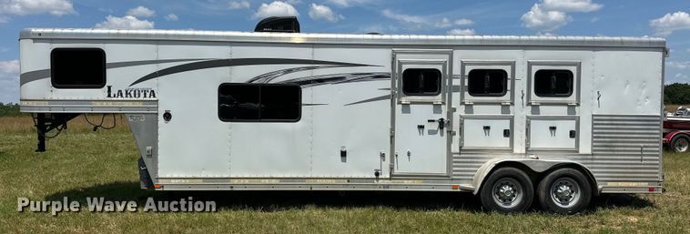 image for item EJ4442 2016 Lakota  C311 Charger Edition  horse trailer