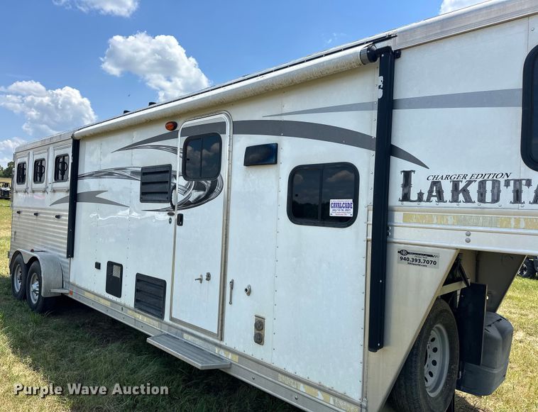 image for item EJ4442 2016 Lakota  C311 Charger Edition  horse trailer