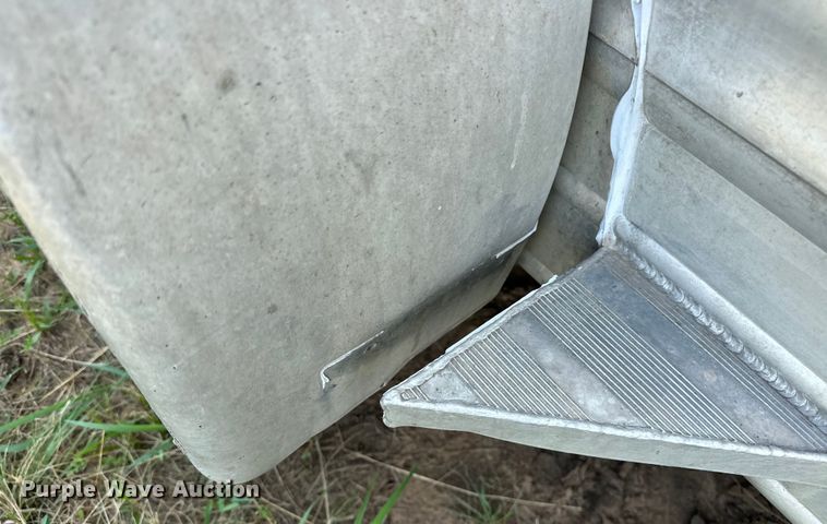 image for item EJ4442 2016 Lakota  C311 Charger Edition  horse trailer