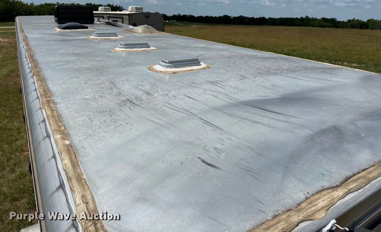 image for item EJ4442 2016 Lakota  C311 Charger Edition  horse trailer