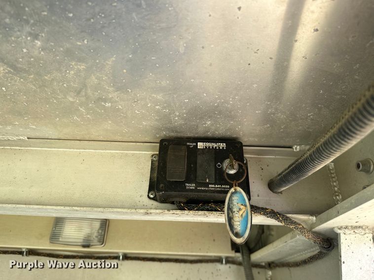 image for item EJ4442 2016 Lakota  C311 Charger Edition  horse trailer