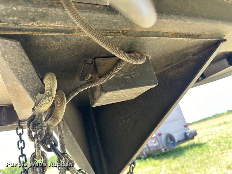 image for item EJ4442 2016 Lakota  C311 Charger Edition  horse trailer