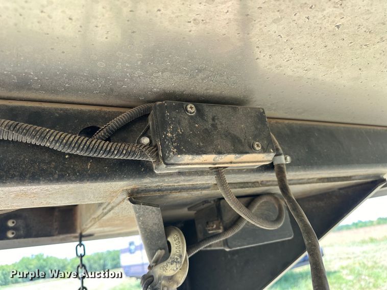 image for item EJ4442 2016 Lakota  C311 Charger Edition  horse trailer