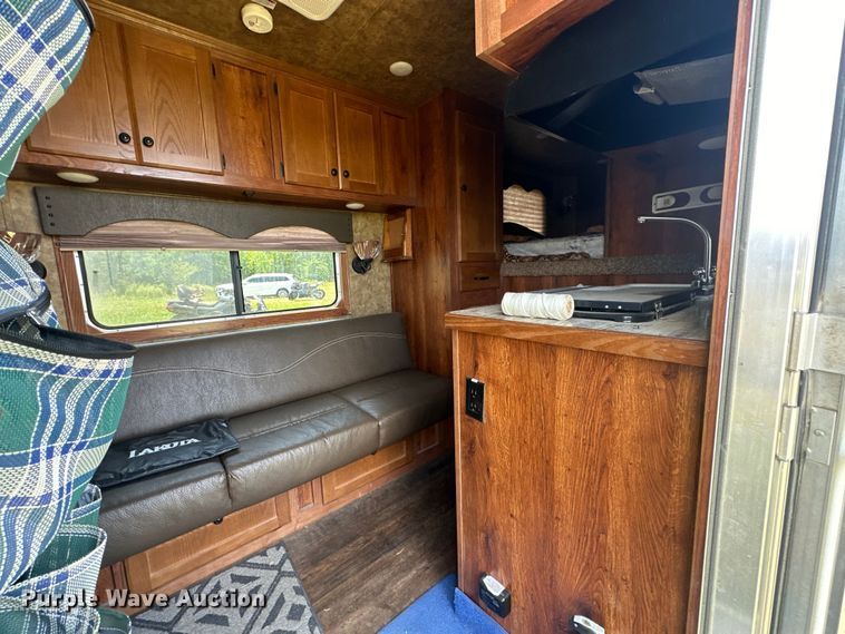 image for item EJ4442 2016 Lakota  C311 Charger Edition  horse trailer