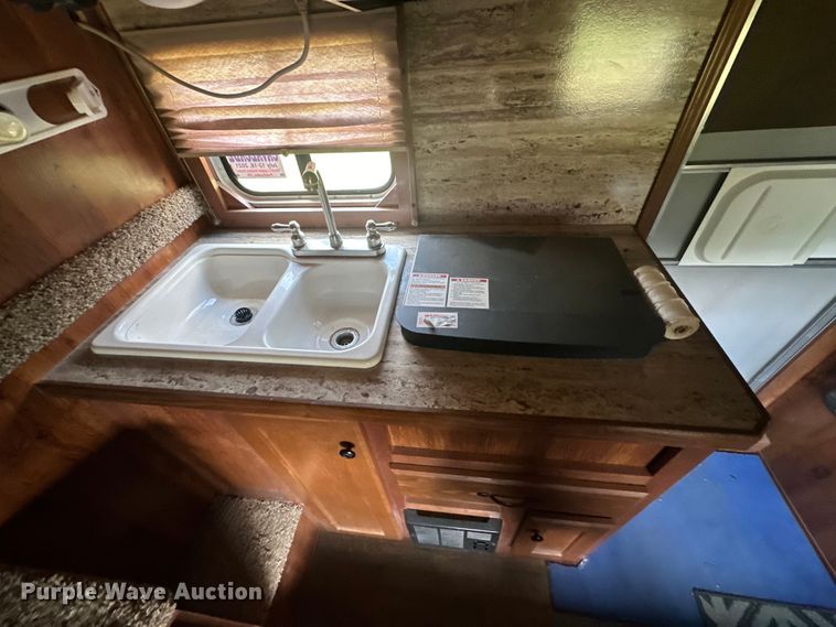 image for item EJ4442 2016 Lakota  C311 Charger Edition  horse trailer