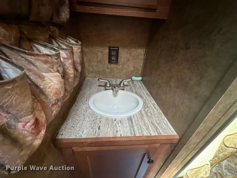 image for item EJ4442 2016 Lakota  C311 Charger Edition  horse trailer