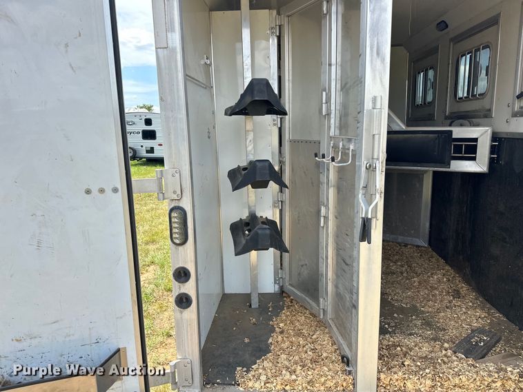 image for item EJ4442 2016 Lakota  C311 Charger Edition  horse trailer