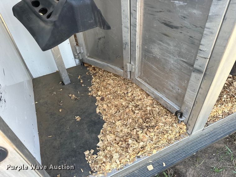 image for item EJ4442 2016 Lakota  C311 Charger Edition  horse trailer