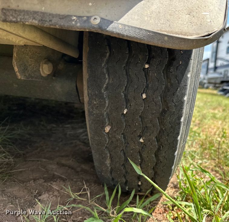 image for item EJ4442 2016 Lakota  C311 Charger Edition  horse trailer