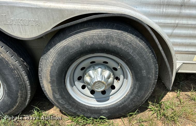 image for item EJ4442 2016 Lakota  C311 Charger Edition  horse trailer