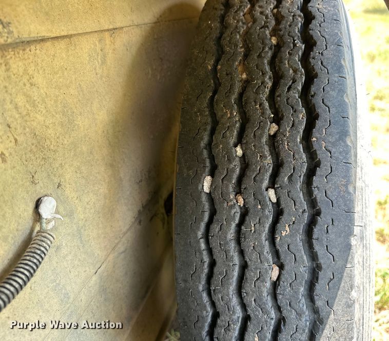 image for item EJ4442 2016 Lakota  C311 Charger Edition  horse trailer