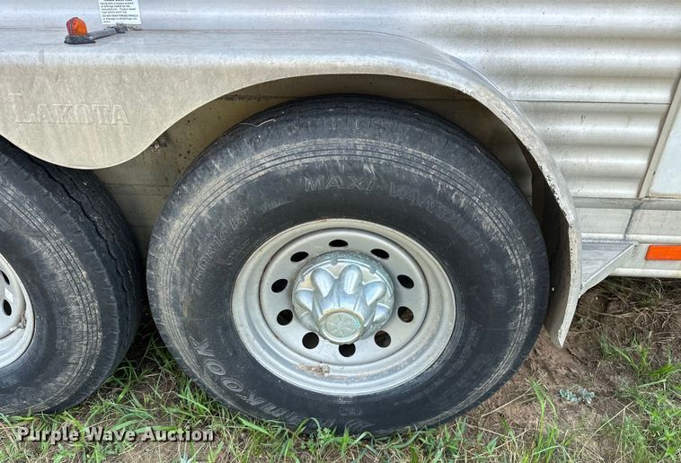 image for item EJ4442 2016 Lakota  C311 Charger Edition  horse trailer