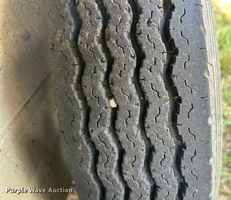 image for item EJ4442 2016 Lakota  C311 Charger Edition  horse trailer