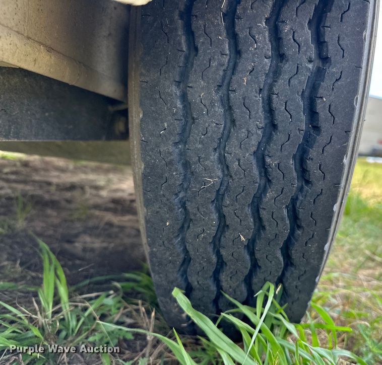 image for item EJ4442 2016 Lakota  C311 Charger Edition  horse trailer