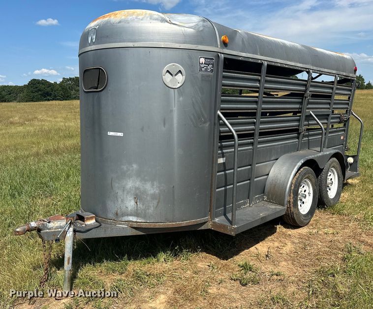 image for item EJ4446 1997 W-W livestock trailer