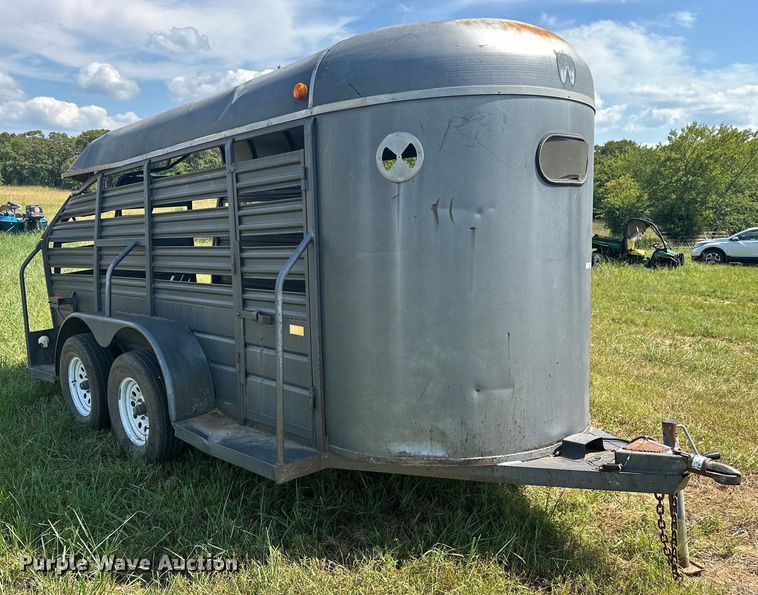 image for item EJ4446 1997 W-W livestock trailer