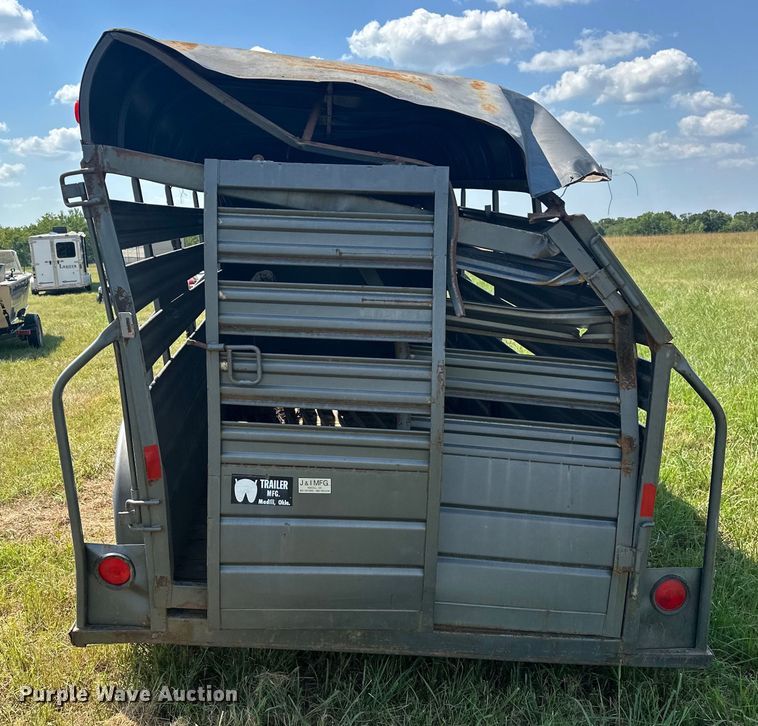 image for item EJ4446 1997 W-W livestock trailer