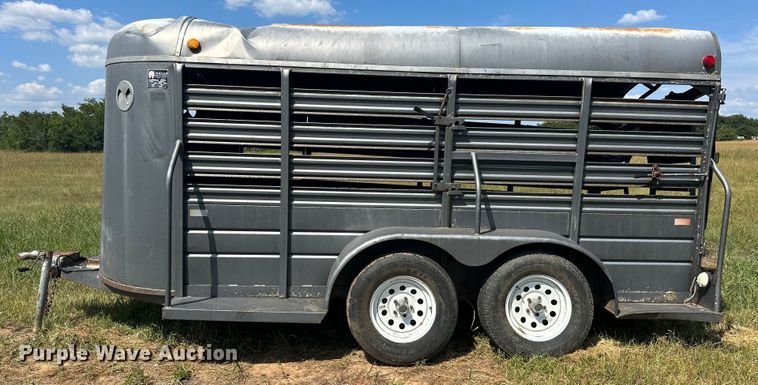 image for item EJ4446 1997 W-W livestock trailer
