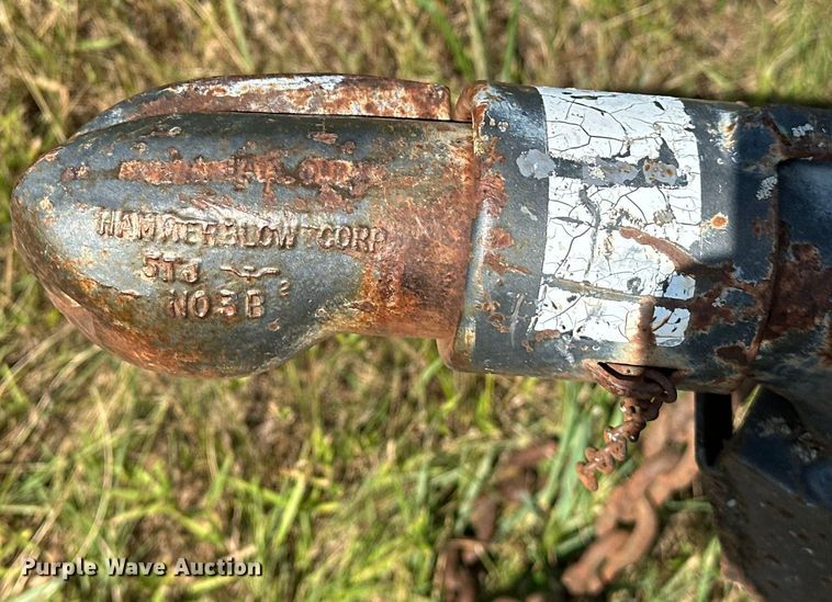 image for item EJ4446 1997 W-W livestock trailer