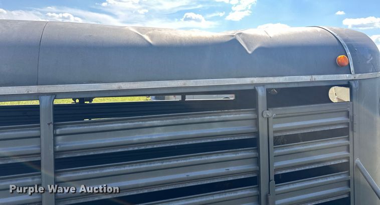 image for item EJ4446 1997 W-W livestock trailer
