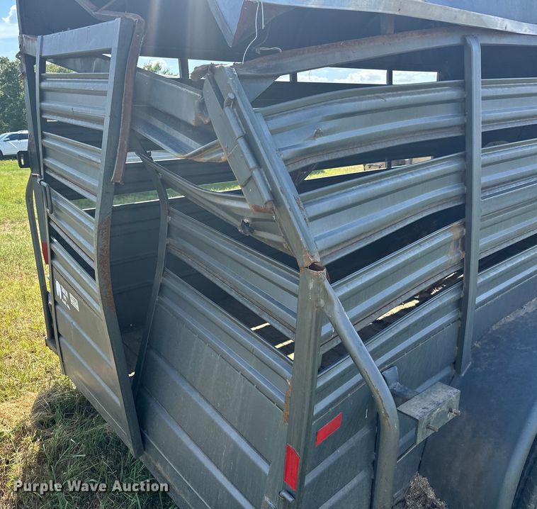 image for item EJ4446 1997 W-W livestock trailer