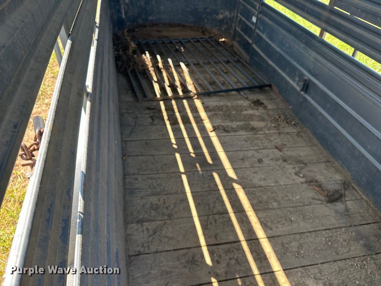 image for item EJ4446 1997 W-W livestock trailer