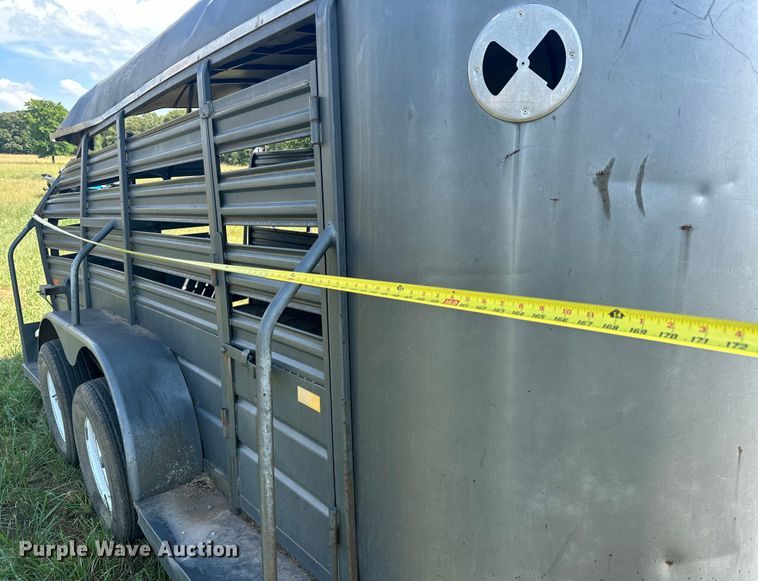 image for item EJ4446 1997 W-W livestock trailer