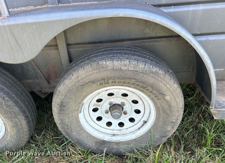 image for item EJ4446 1997 W-W livestock trailer