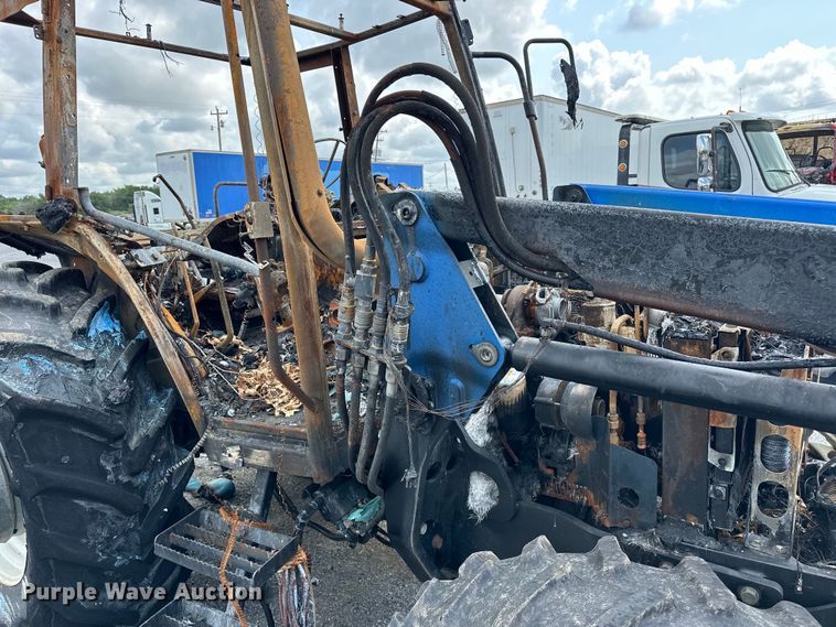 image for item EJ4466 2010 New Holland  T5050 MFWD tractor