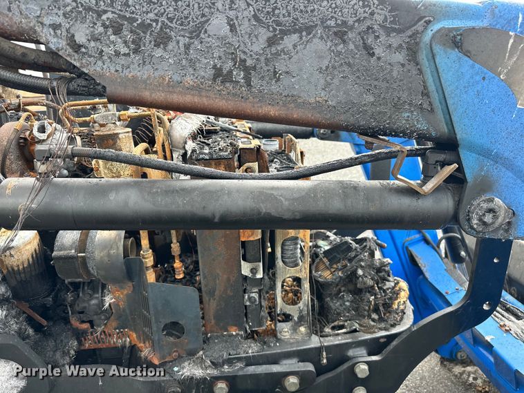 image for item EJ4466 2010 New Holland  T5050 MFWD tractor