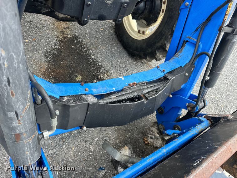 image for item EJ4466 2010 New Holland  T5050 MFWD tractor