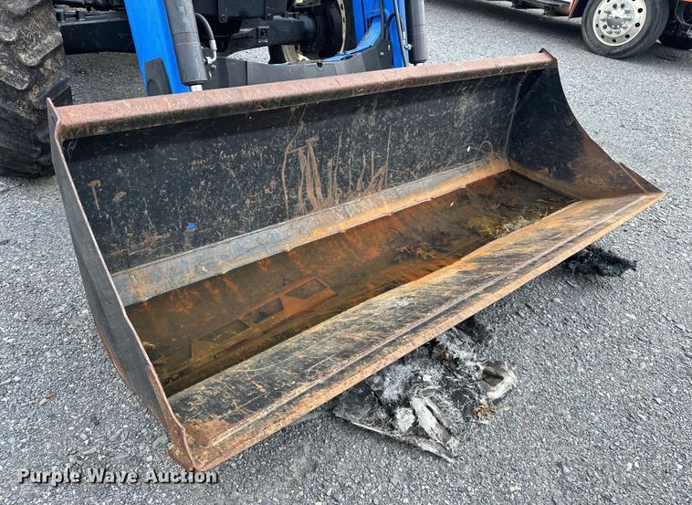 image for item EJ4466 2010 New Holland  T5050 MFWD tractor