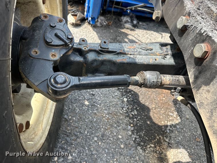 image for item EJ4466 2010 New Holland  T5050 MFWD tractor