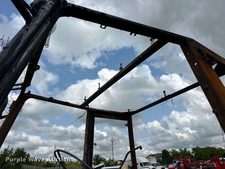 image for item EJ4466 2010 New Holland  T5050 MFWD tractor