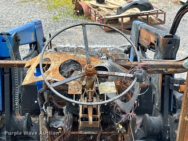 image for item EJ4466 2010 New Holland  T5050 MFWD tractor