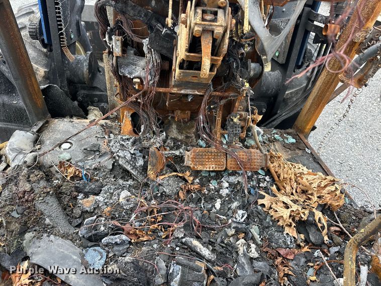 image for item EJ4466 2010 New Holland  T5050 MFWD tractor