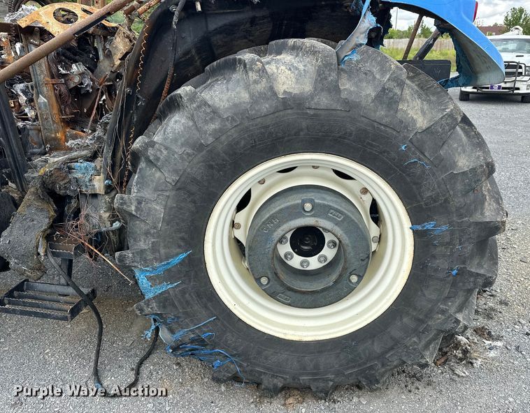 image for item EJ4466 2010 New Holland  T5050 MFWD tractor