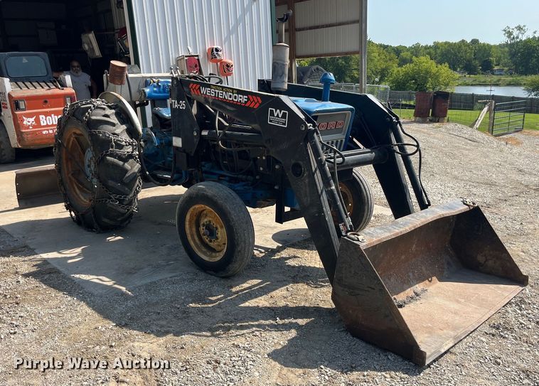 image for item EK8879 1972 Ford 3000 tractor